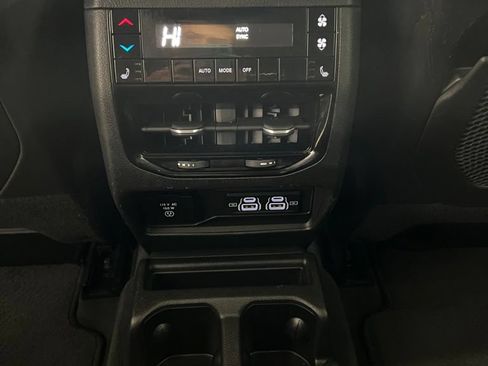 Used 2023 Jeep Grand Cherokee L Limited AWD/4WD image 31
