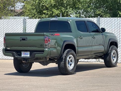 Used 2022 Toyota Tacoma TRD Off-Road w/ Technology Package AWD/4WD image 4