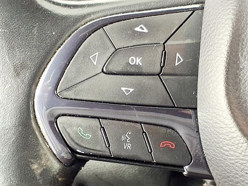 Used 2015 Chrysler 200 S FWD image 16