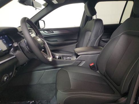 New 2025 Jeep Grand Cherokee Laredo X w/ Luxury Tech Group I image 12