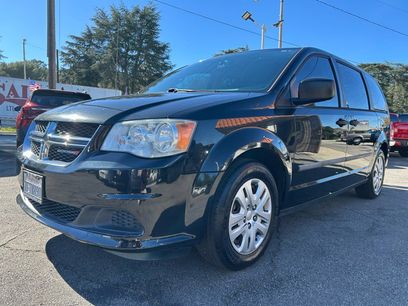 Used 2014 Dodge Grand Caravan American Value Package w/ UConnect Hands-Free Group