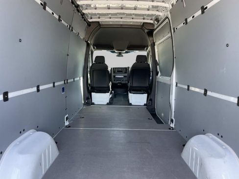 Used 2025 Mercedes-Benz Sprinter 2500 image 18