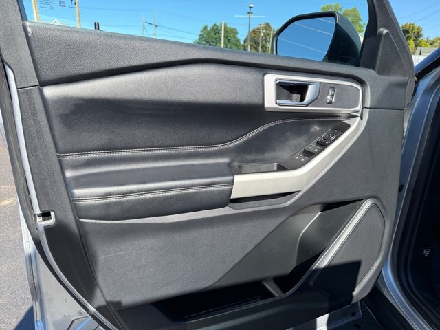 Used 2022 Ford Explorer XLT AWD/4WD image 21