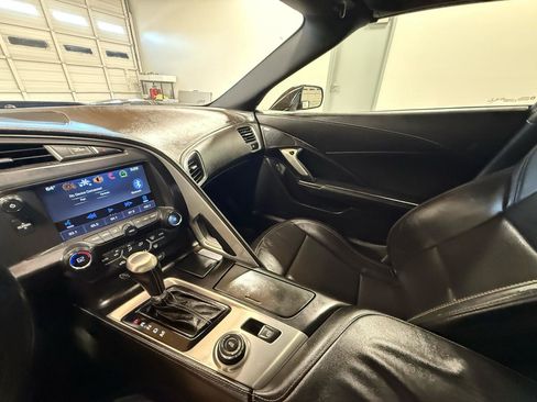 Used 2014 Chevrolet Corvette Stingray Coupe image 19