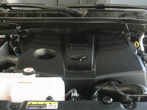 Used 2022 Toyota Tundra Platinum image 29