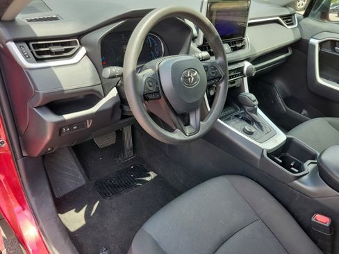 Used 2025 Toyota RAV4 XLE AWD/4WD image 4