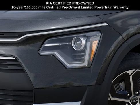 Certified 2025 Kia Niro EX FWD image 10