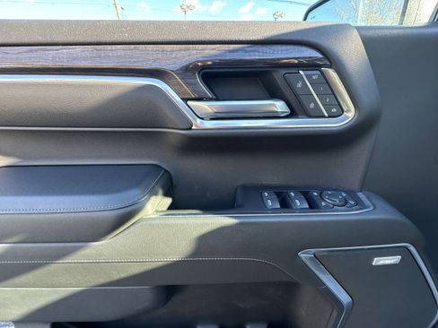 Used 2022 Chevrolet Silverado 1500 LTZ w/ LTZ Premium Package image 24