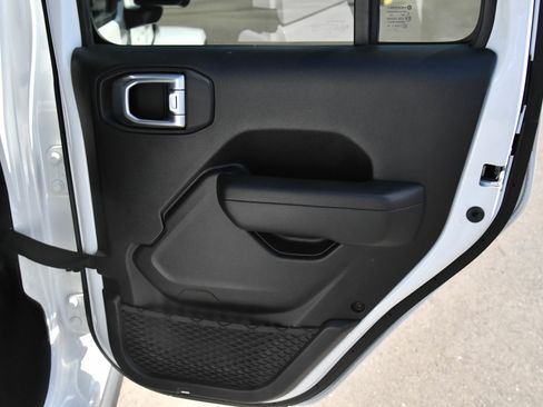 Used 2023 Jeep Wrangler Unlimited Rubicon 4xe w/ Steel Bumper Group image 44