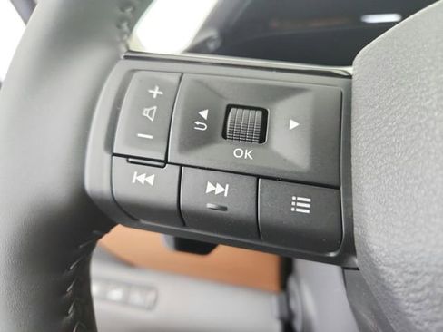 New 2026 Nissan Pathfinder Platinum FWD image 27