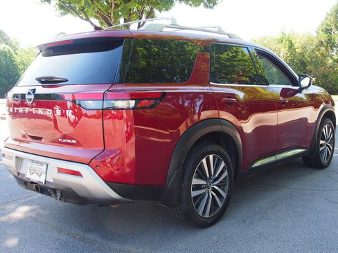 Used 2022 Nissan Pathfinder Platinum w/ Cargo Package FWD image 7
