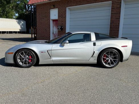Used 2009 Chevrolet Corvette Z06 RWD image 15