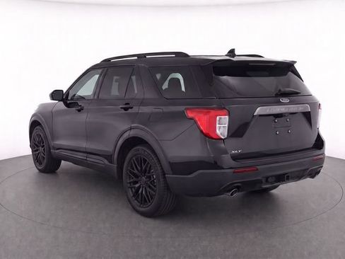 Used 2024 Ford Explorer XLT w/ Equipment Group 202A RWD image 7