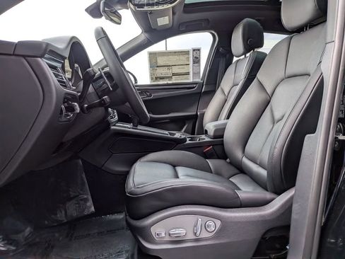 Used 2026 Porsche Macan AWD/4WD image 5