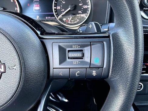 Used 2023 Nissan Rogue SV AWD/4WD image 18