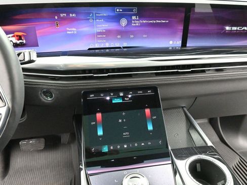 Certified 2025 Cadillac Escalade Sport w/ LPO, ONYX Package AWD/4WD image 25