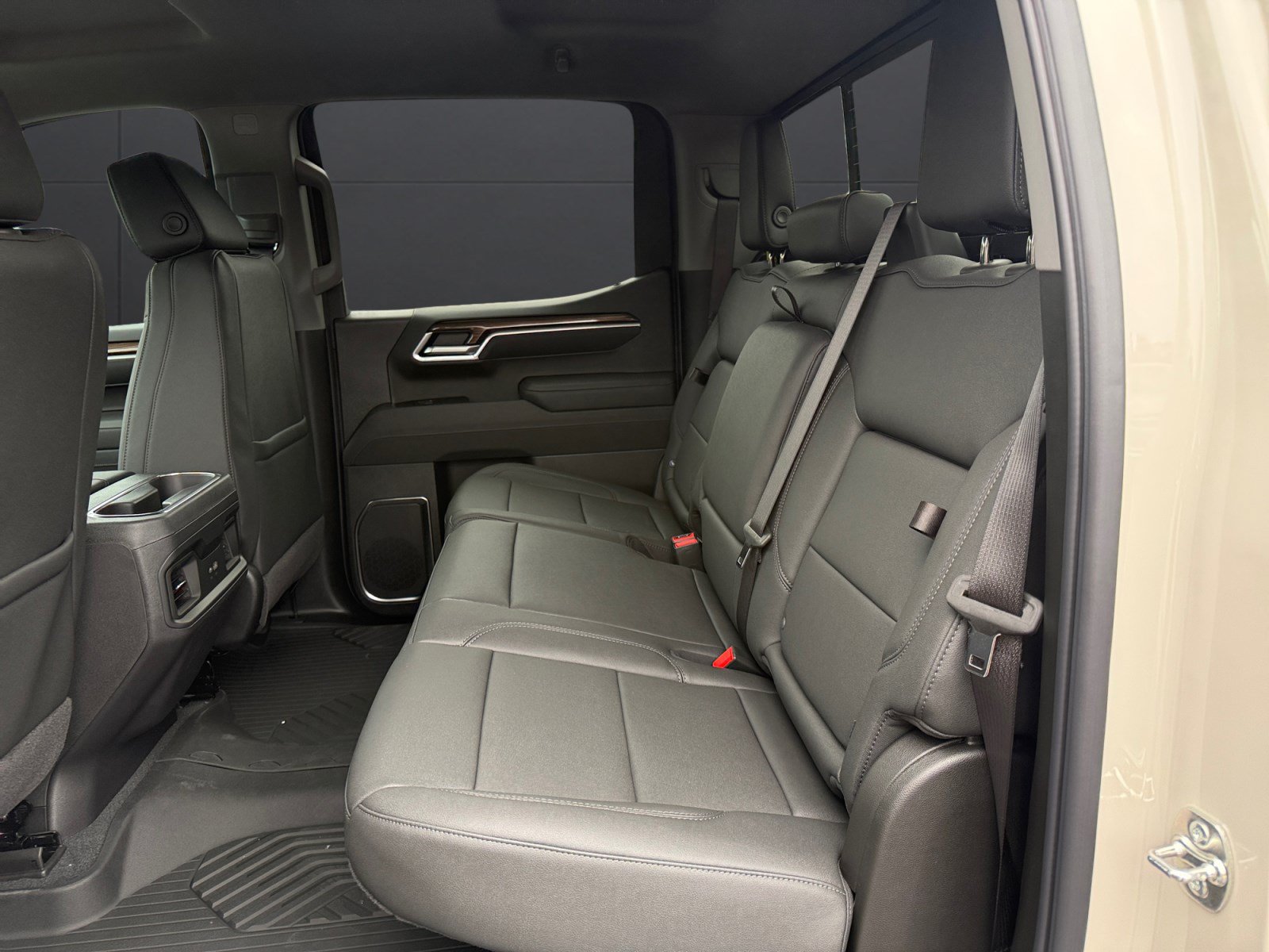 New 2026 Chevrolet Silverado 1500 RST w/ Dark Appearance Package AWD/4WD image 19