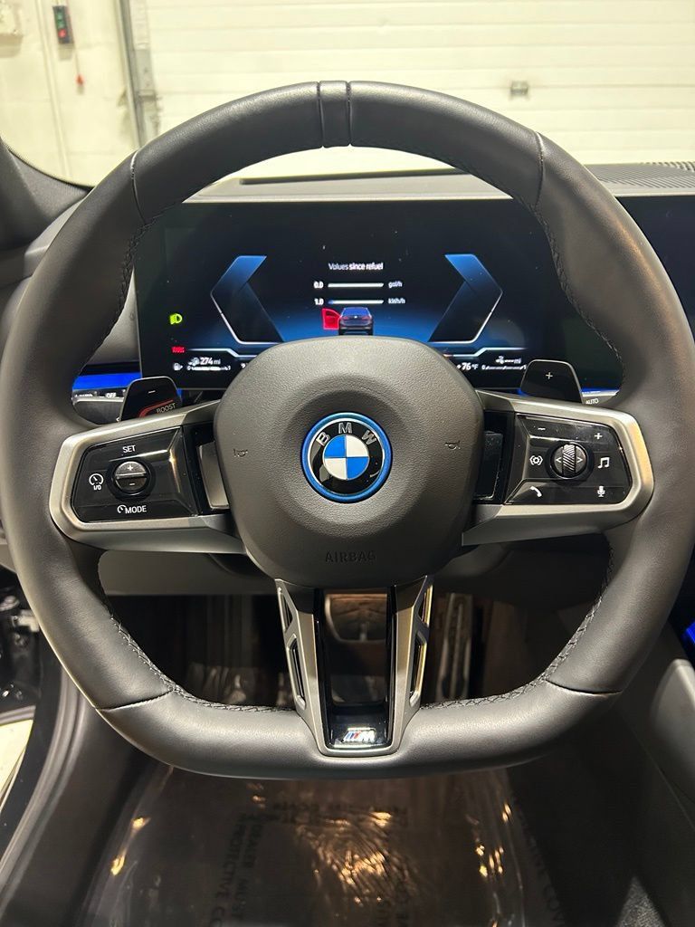 Used 2026 BMW 550e xDrive w/ Premium Package AWD/4WD image 16