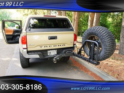 Used 2017 Toyota Tacoma SR5 w/ Tow Package AWD/4WD image 15