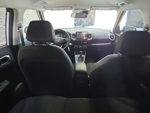 Certified 2025 Hyundai Venue SE FWD image 12