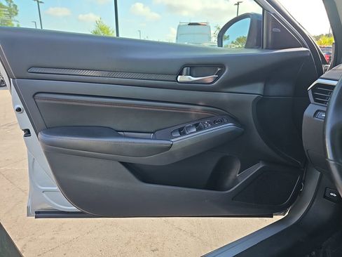 Used 2022 Nissan Altima 2.5 SR FWD image 31