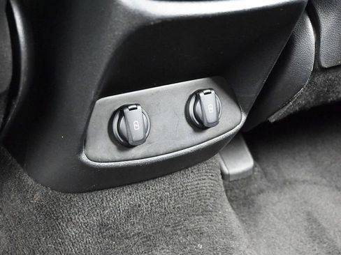 Used 2019 Hyundai Santa Fe SE w/ Cargo Package image 31