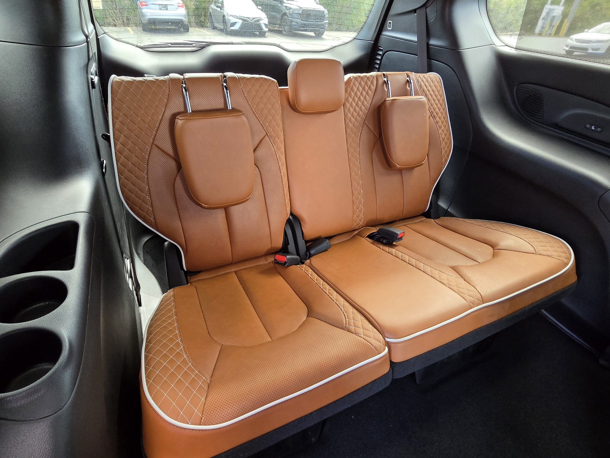 Used 2026 Chrysler Pacifica Pinnacle FWD image 7