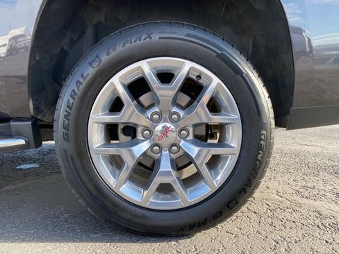 Used 2017 GMC Yukon SLE image 24