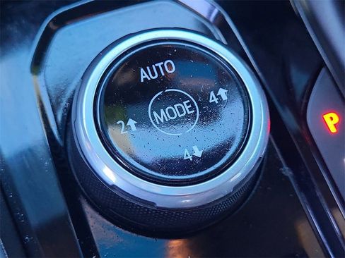 Certified 2024 Chevrolet Colorado Trail Boss w/ Technology Package image 26