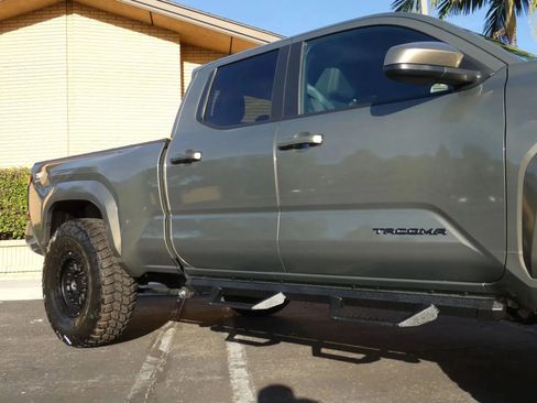Used 2025 Toyota Tacoma TRD Sport image 6