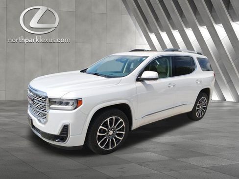 Used 2020 GMC Acadia Denali w/ Technology Package FWD image 3