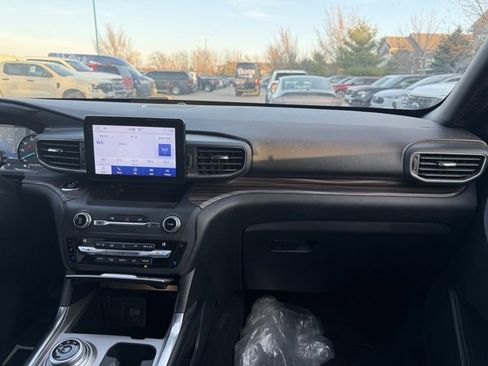 Used 2020 Ford Explorer Limited image 14