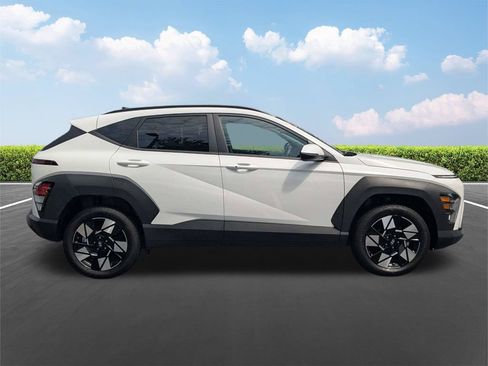 Used 2025 Hyundai Kona SEL AWD/4WD image 6