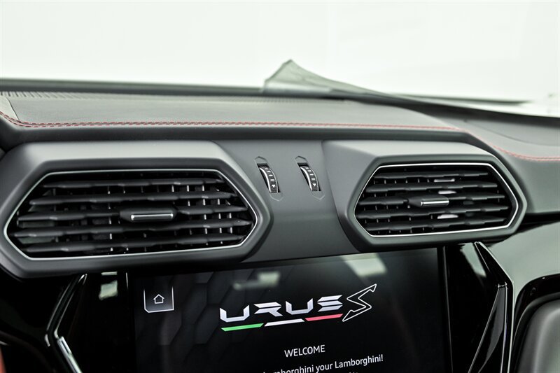 Used 2023 Lamborghini Urus S AWD/4WD image 38