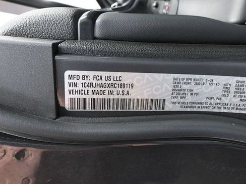 Used 2024 Jeep Grand Cherokee Altitude AWD/4WD image 51