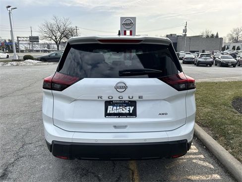 Certified 2025 Nissan Rogue S image 7