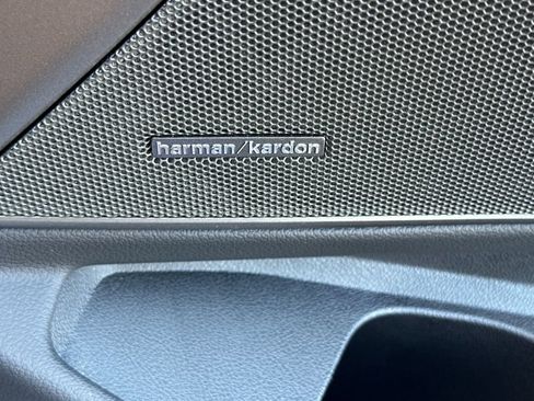 Used 2025 BMW M340i RWD image 19
