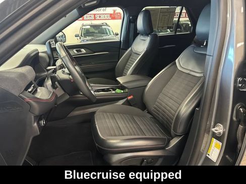 Used 2025 Ford Explorer ST-Line AWD/4WD image 4