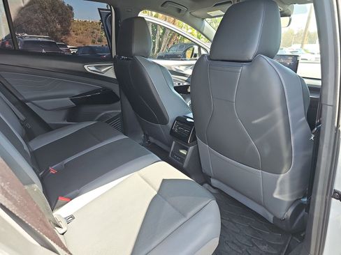 Used 2023 Volkswagen ID.4 S image 14