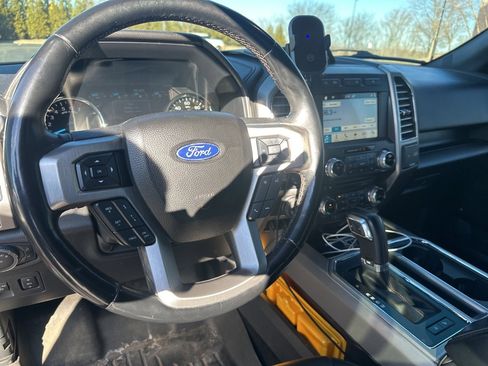 Used 2018 Ford F150 Platinum w/ Equipment Group 701A Luxury image 9
