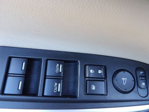 Used 2013 Honda Crosstour EX-L image 12