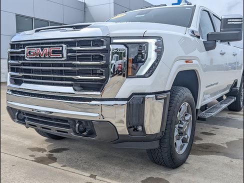 Used 2025 GMC Sierra 2500 SLT AWD/4WD image 12