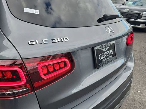 Used 2021 Mercedes-Benz GLC 300 4MATIC image 11