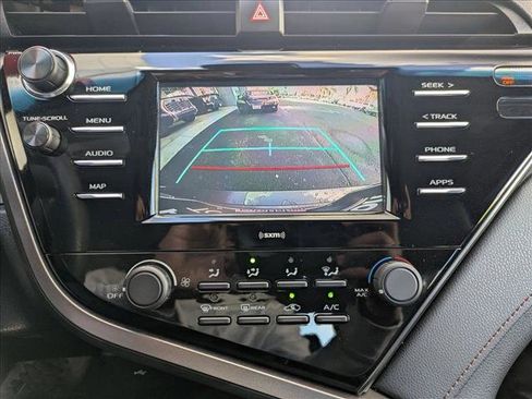Used 2020 Toyota Camry LE image 12