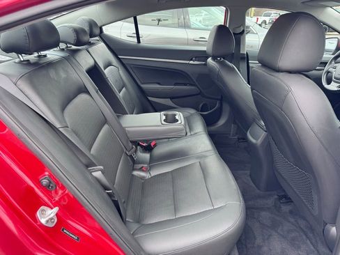 Used 2017 Hyundai Elantra Limited w/ Limited Tech Package 04 image 32