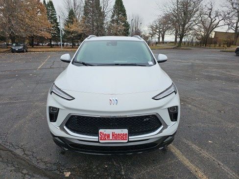 Used 2024 Buick Encore GX Sport Touring image 9