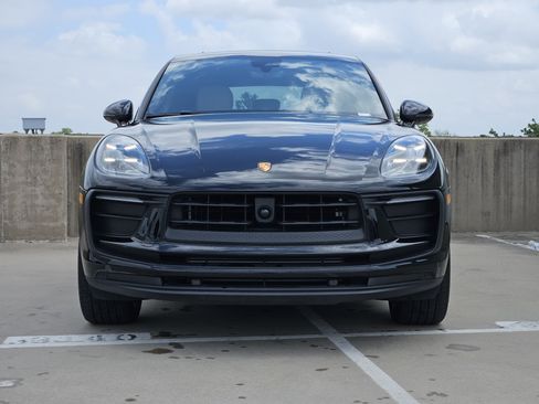 Certified 2026 Porsche Macan AWD/4WD image 11