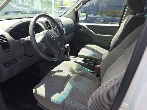 Used 2017 Nissan Frontier SV image 4