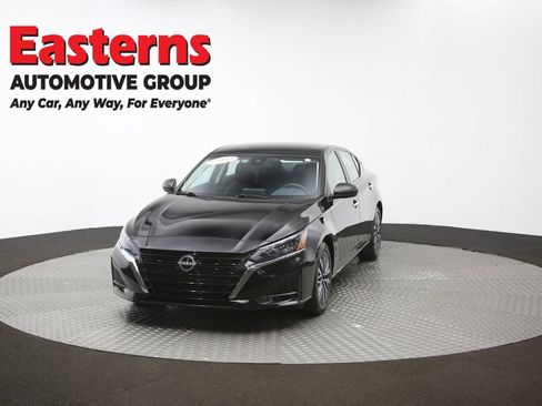 Used 2025 Nissan Altima 2.5 SV FWD image 53