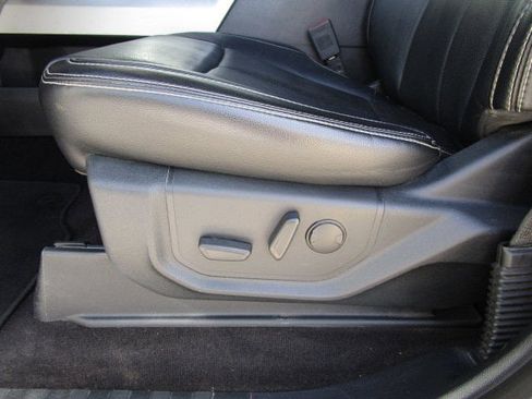 Used 2019 Ford F150 Lariat AWD/4WD image 12